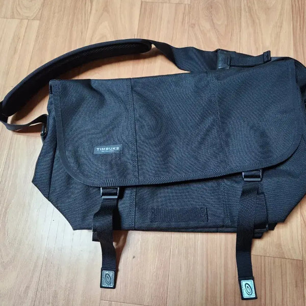 [BUNJANG] Timbuk2 Classic Messenger Bag - Black, Medium / 팀벅2 클래식 메신저백 블랙 M