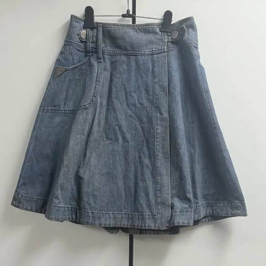 [BUNJANG] MAX&Co. Navy Midi Skirt (Size 40) / MAX&Co. 청 미디 스커트 (40)