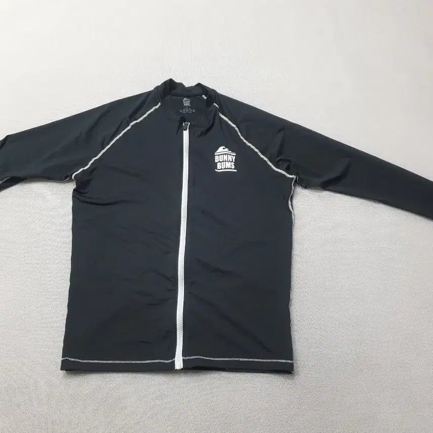 [BUNJANG] Bunny Bumz Charcoal Black Long Sleeve Rashguard Zip-Up XL (100-105) / 버니범스 블랙 래쉬가드 집업 긴팔 XL 100~105
