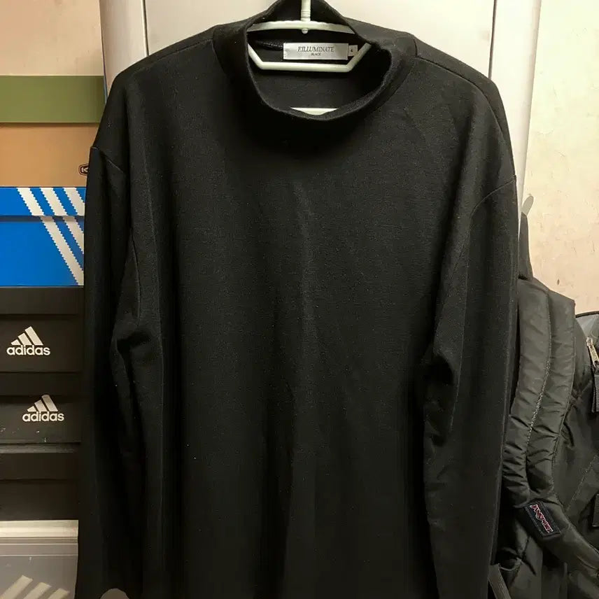 [BUNJANG] Filuminatte Black Half Turtleneck / 필루미네이트 블랙 하프 목폴라넥