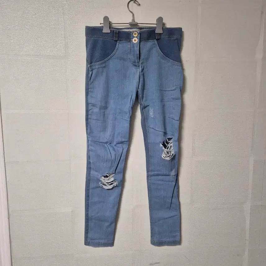 [BUNJANG] Freddie Damage Skinny Jeans (Size S) / 프레디 데미지 스키니진 S