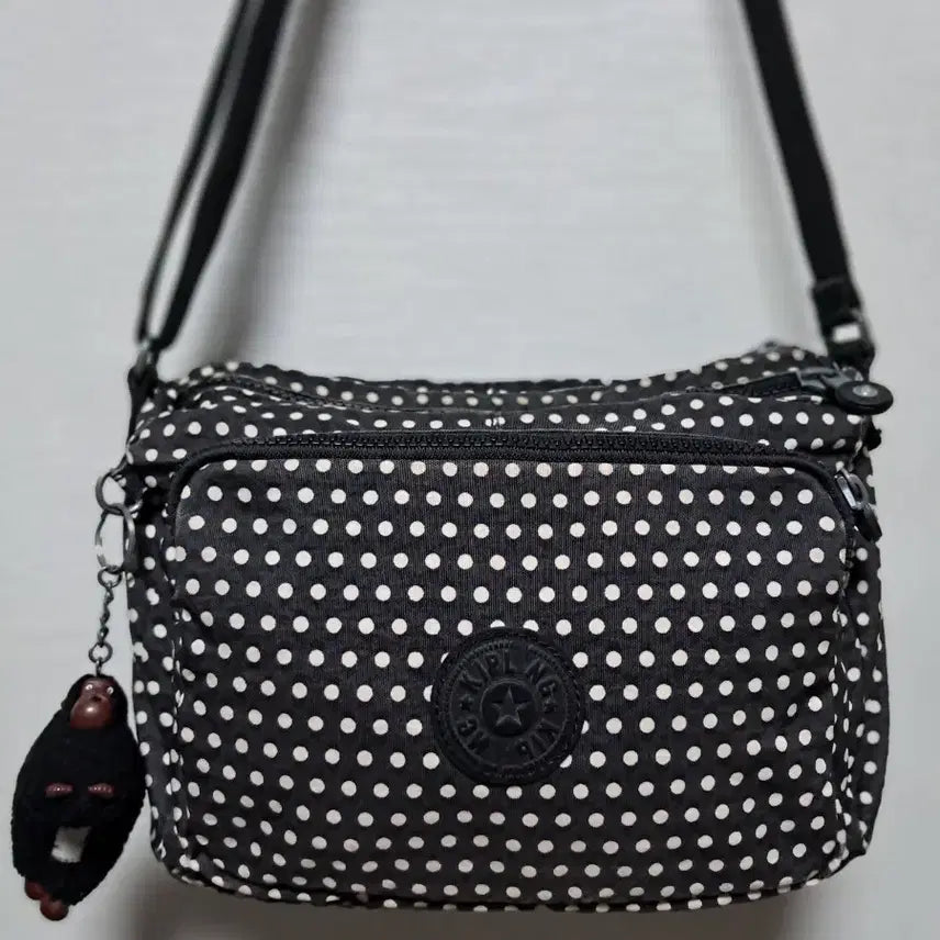 [BUNJANG] Kipling Polka Dot Crossbody Bag with Keyring / 키플링 도트무늬 크로스백 + 키링 여성가방 가격더내림