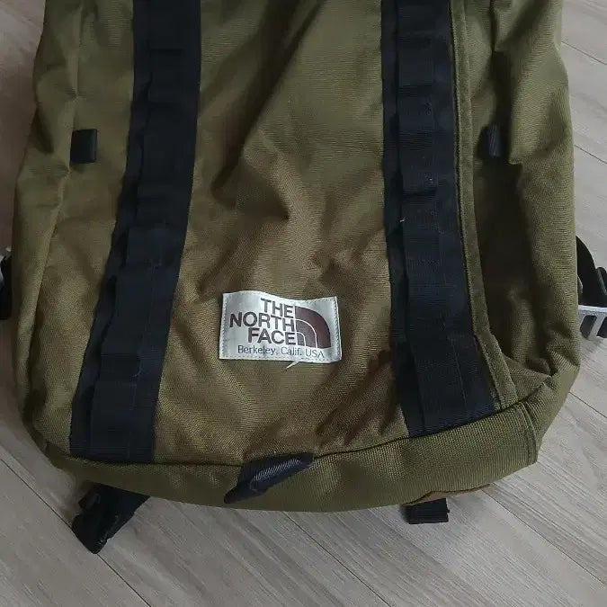 [BUNJANG] The North Face Old School Backpack - Khaki / 노스페이스 올드스쿨 백팩 카키 사용감일부얼룩 저렴 세탁필요