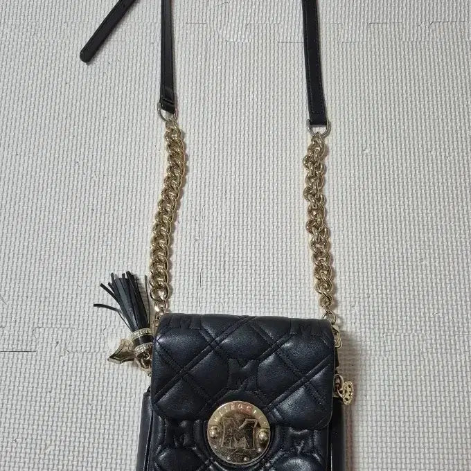 [BUNJANG] Meticrosity Quilting Crossbody Bag Black / 무료배송)메트로시티 퀼팅 크로스백 블랙