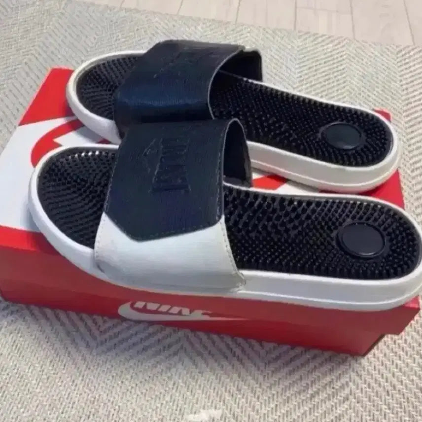[BUNJANG] Everest Massage Slippers Size 270 / 에베레스트 지압슬리퍼 사이즈270