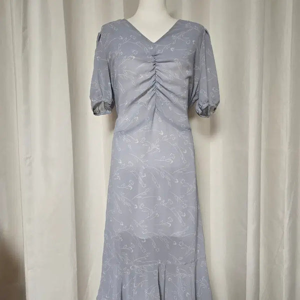 [BUNJANG] Sky Blue Floral Shirring Chiffon Long Dress / 하늘색 잔꽃무늬 셔링 쉬폰 롱 원피스