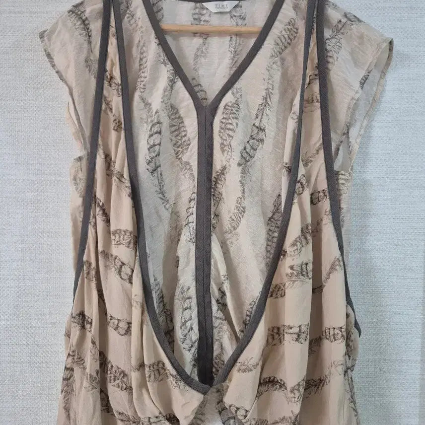 [BUNJANG] TIME Silk 100% Feather Print Blouse / TIME 타임 깃털 패턴 블라우스