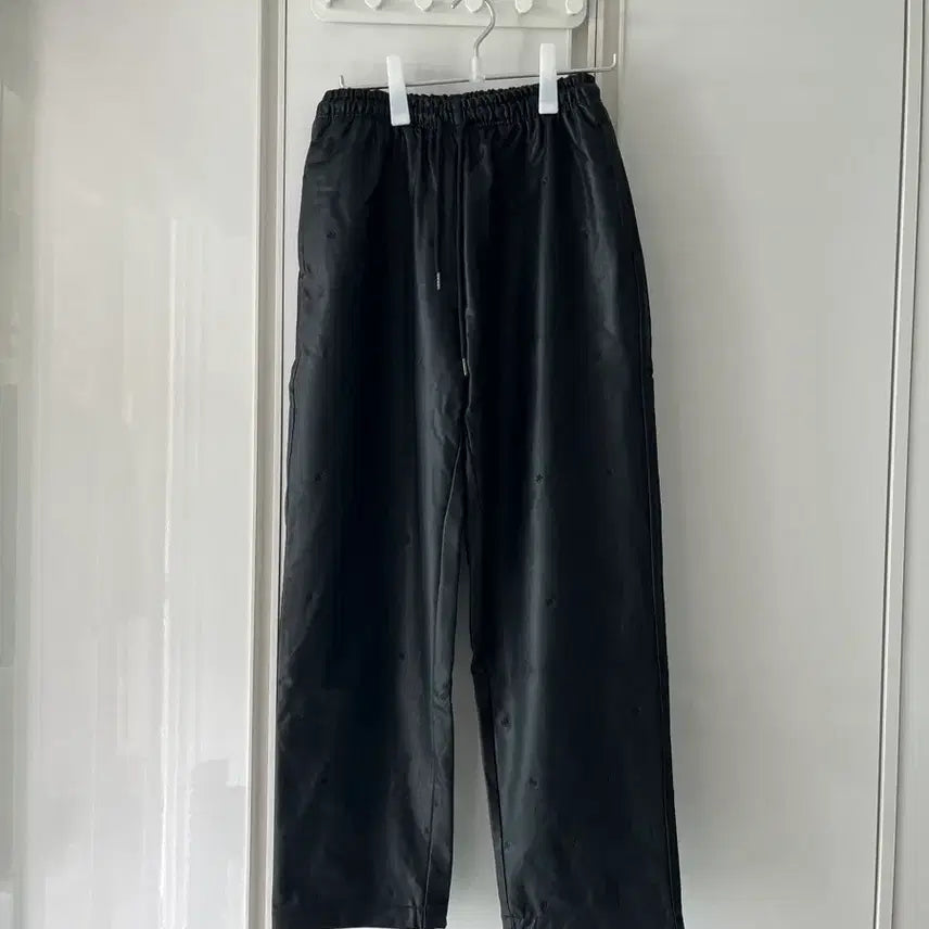 [BUNJANG] Wecanters Black Patterned Bending Leather Pants / 위캔더스 블랙 패턴 밴딩 바지 레자