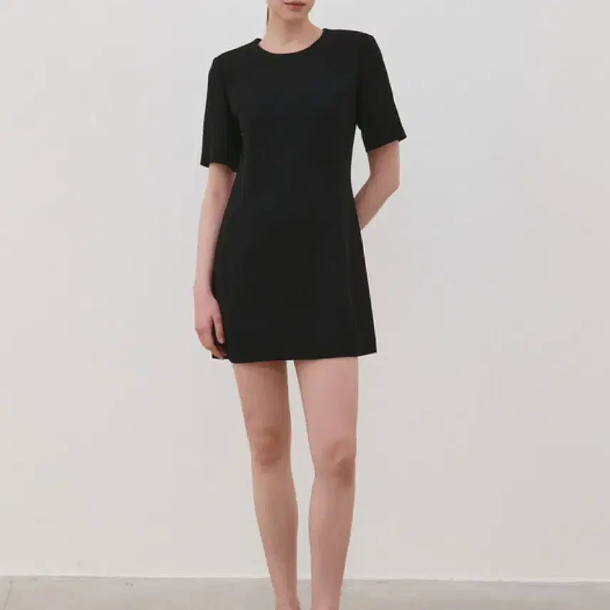 [BUNJANG] Frontrow Half-sleeve Mini Dress Black XS / 프론트로우 블랙 미니 원피스 199,000