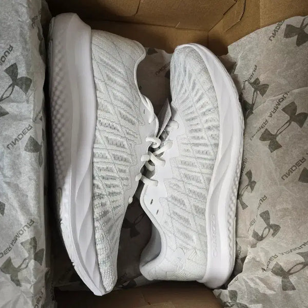 [BUNJANG] Under Armour Charged Breeze 2 Sneakers (270mm) / 언더아머 차지드브리즈2 운동화 270  새제품