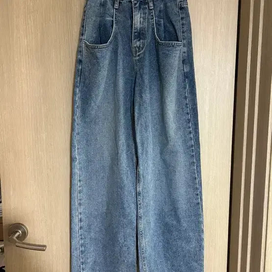 [BUNJANG] Vintage Washed Pintuck High-Waisted Wide Denim Jeans / 빈티지 워싱 핀턱 하이웨스트 데님 청바지