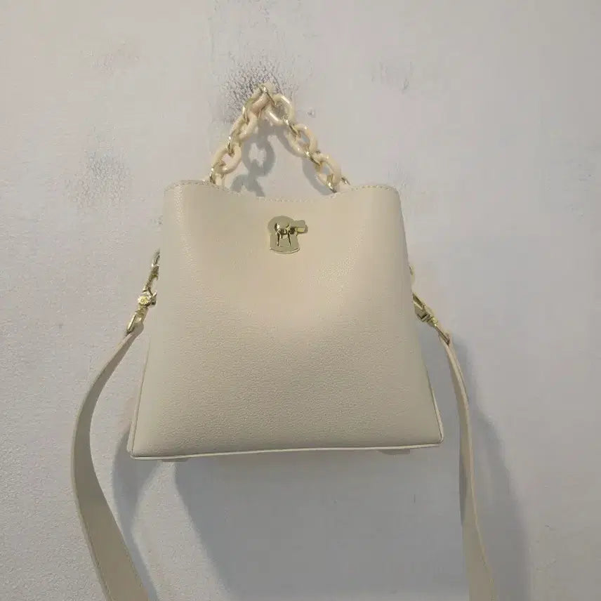 [BUNJANG] MC Ivory Chain Shoulder Tote Bag / 엠씨 아이보리 체인 숄더백 토트백