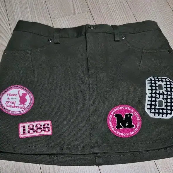 [BUNJANG] Munsingwear Khaki Patch Skirt Size 150 / 먼싱웨어 카키 150 사이즈 패치 스커트