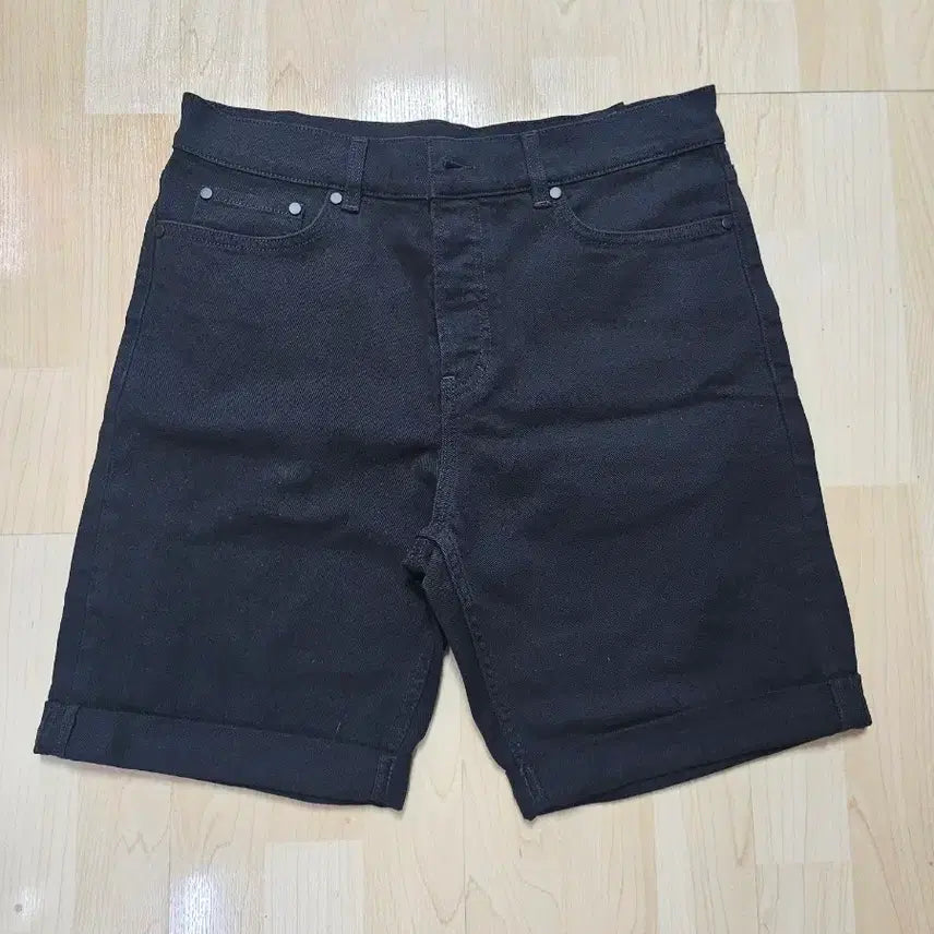 [BUNJANG] COS Black Denim Shorts Size 29 / COS 블랙 데님 반바지 29