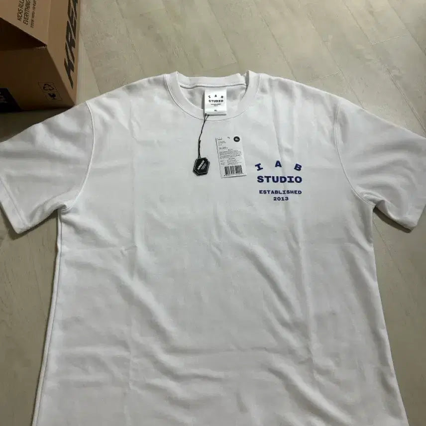 [BUNJANG] IAP STUDIO 26SS T-Shirt / 오늘만할인)아이앱스튜디오 26ss 반팔 새상품
