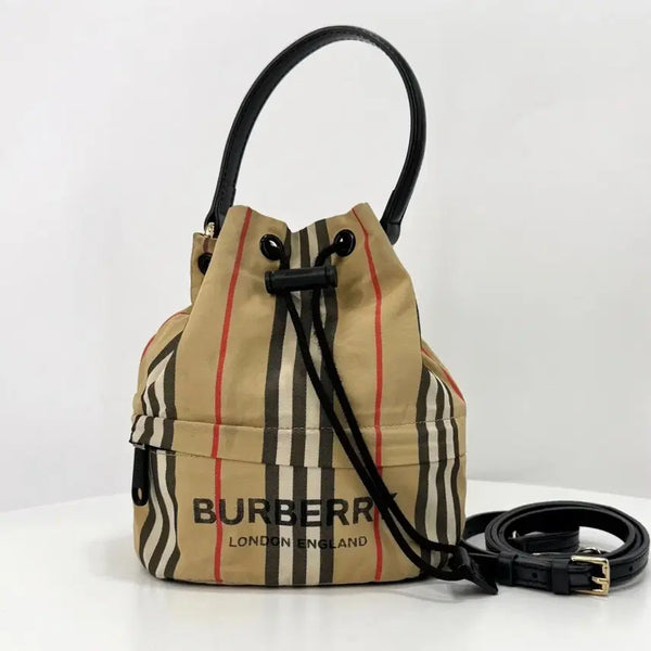 [BUNJANG] Burberry Phoebe Bucket Pouch Beige Nylon / [100%정품] 버버리 포이베 버킷 파우치 베이지 (8026737)