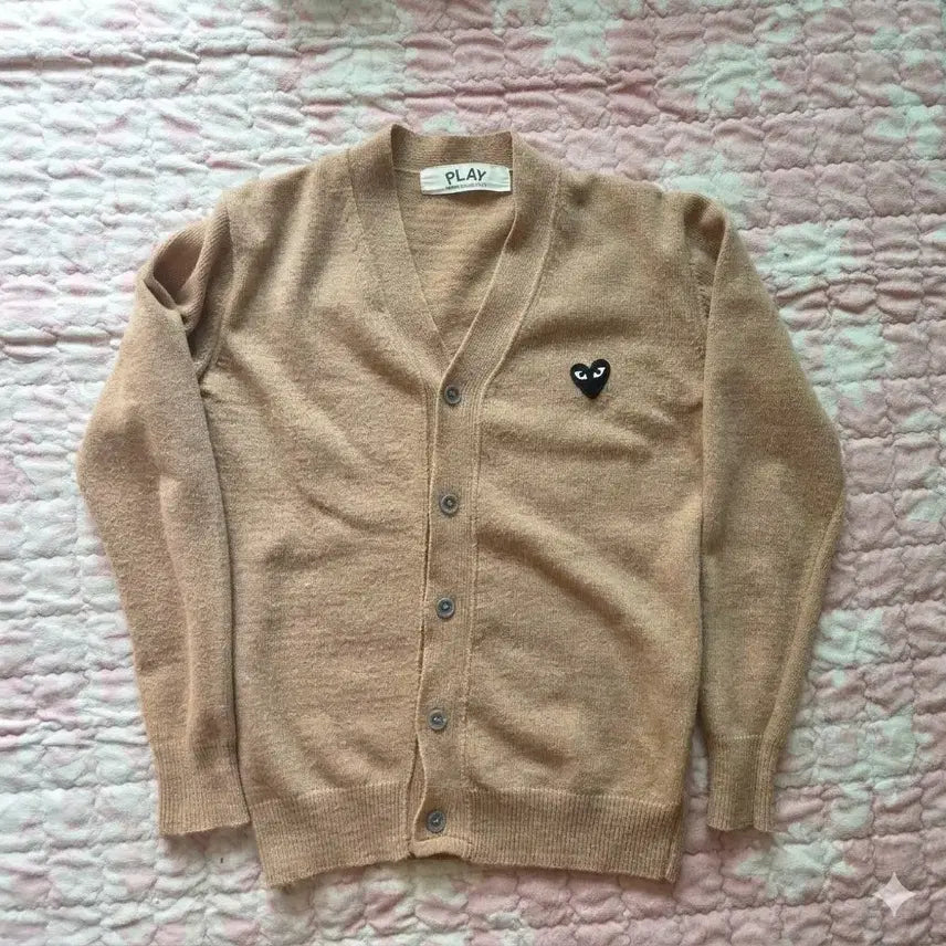 [BUNJANG] Comme des Garçons Play Beige Heart Logo Cardigan L Unisex / 꼼데가르송 플레이 하트 가디건 베이지 L남녀공용
