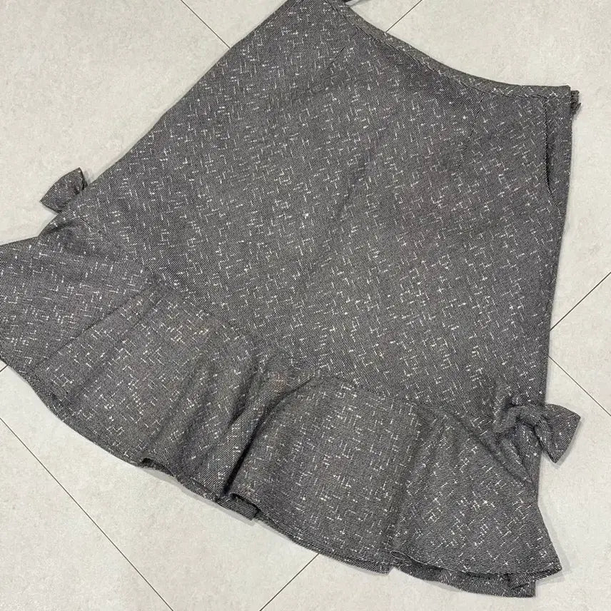 [BUNJANG] Mezzo Piano Gray Pin-tuck Ribbon Tweed Skirt (Small) / 메조피아노 그레이 핀턱 리본 트위드 스커트 (스몰 사이즈)