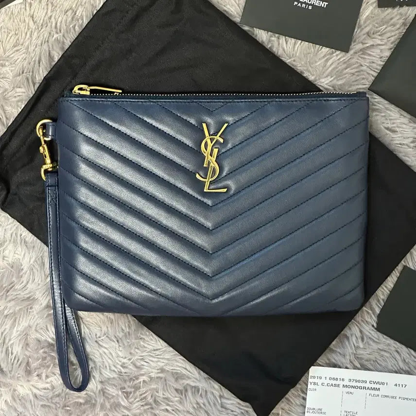 [BUNJANG] Yves Saint Laurent Matelassé Clutch Navy Small / [풀구성] 입생로랑 마틀라세 클러치 네이비 스몰