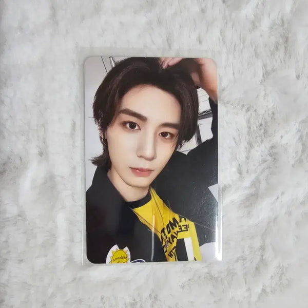 [BUNJANG] BOYNEXTDOOR The First HOW Hyungseop Photocard (Weverse Ver. Included) / 보이넥스트도어 디액션 위버스반 이한 포카 (위버스반 포함)
