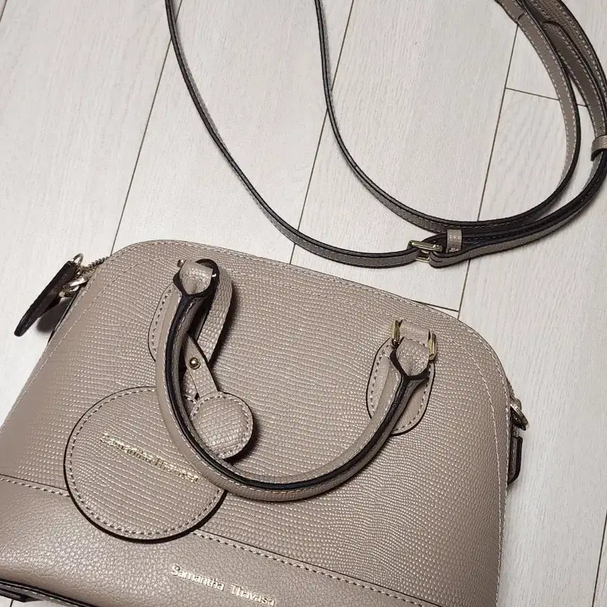 [BUNJANG] Samantha Thavasa Petit Alma Tote Bag Crossbody Bag / 사만사타바사 쁘띠 알마 토트백 크로스백두어번 사용해서 사진처럼 사용감