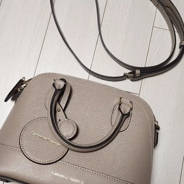 [BUNJANG] Samantha Thavasa Petit Alma Tote Bag Crossbody Bag / 사만사타바사 쁘띠 알마 토트백 크로스백두어번 사용해서 사진처럼 사용감