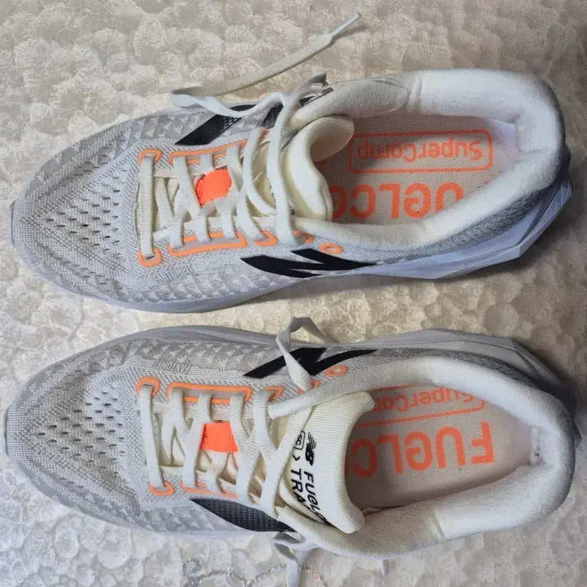 [BUNJANG] New Balance FuelCell SC Trainer v3 Running Shoes (245mm) / 뉴발란스 퓨어셀 SC 트레이너 v3 245