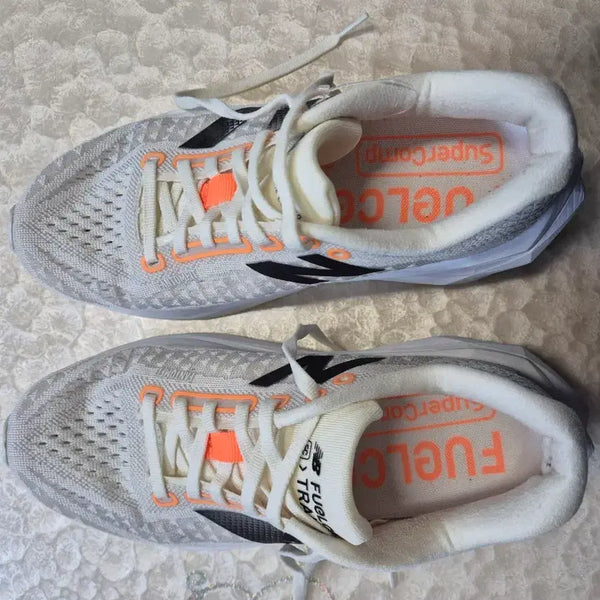 [BUNJANG] New Balance FuelCell SC Trainer v3 Running Shoes (245mm) / 뉴발란스 퓨어셀 SC 트레이너 v3 245