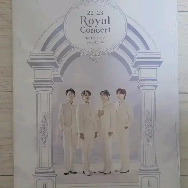 [BUNJANG] Forestella 22-23 Royal Concert Photobook (Sealed) / (미개봉)포레스텔라 22-23 로얄콘 포토북