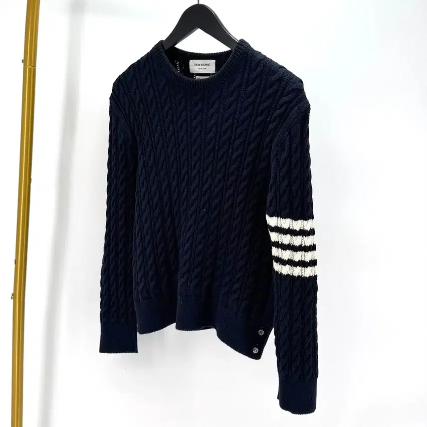 [BUNJANG] Thom Browne 4-Bar Striped Cable Knit Sweater Navy / [3사이즈] 톰브라운 사선완장 케이블 니트 네이비 (MKA402A)