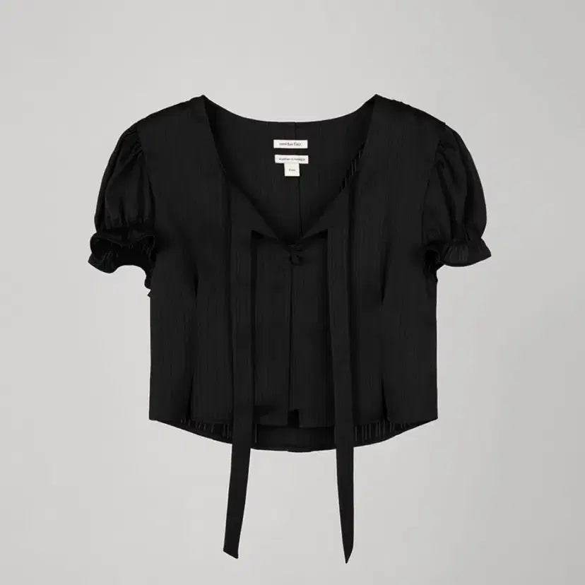 [BUNJANG] OVERDUELAYER STRIPE JACQUARD CROP BLOUSE BLACK / (새상품)오버듀플레이어STRIPE JACQUARD CROP BLOUSE