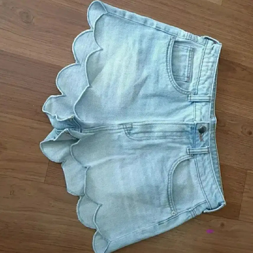 [BUNJANG] H&M Scallop Denim Shorts Light Blue Size M / (새상품) H&M 스캘럽 데님 연청반바지 숏팬츠