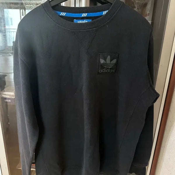 [BUNJANG] Adidas Black Sweatshirt / 아디다스 블랙 맨투맨 판매합니다.