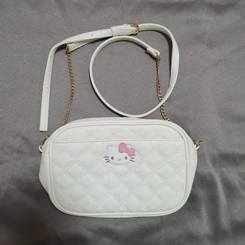 [BUNJANG] Sanrio Hello Kitty Quilting Shoulder Bag Crossbody Bag / 산리오 헬로키티 퀼팅 숄더백 크로스백