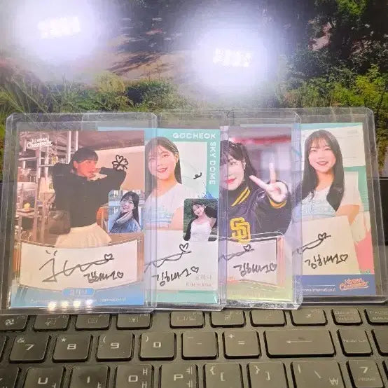 [BUNJANG] Kim Ha-na Cheerleader Signed Photocard Set / 김하나 치어리더 실물 싸인 포토카드 4종