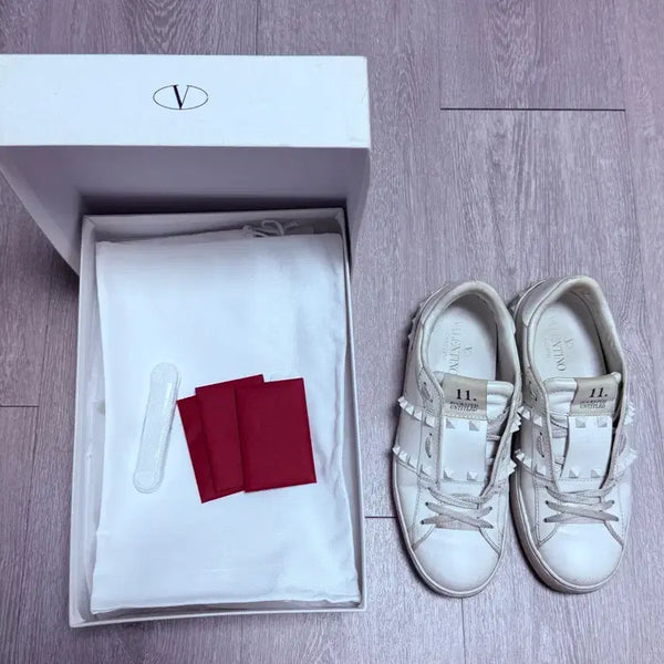 [BUNJANG] Valentino Rockstud Untitled Sneakers White / [발렌티노] 락스터드 스니커즈