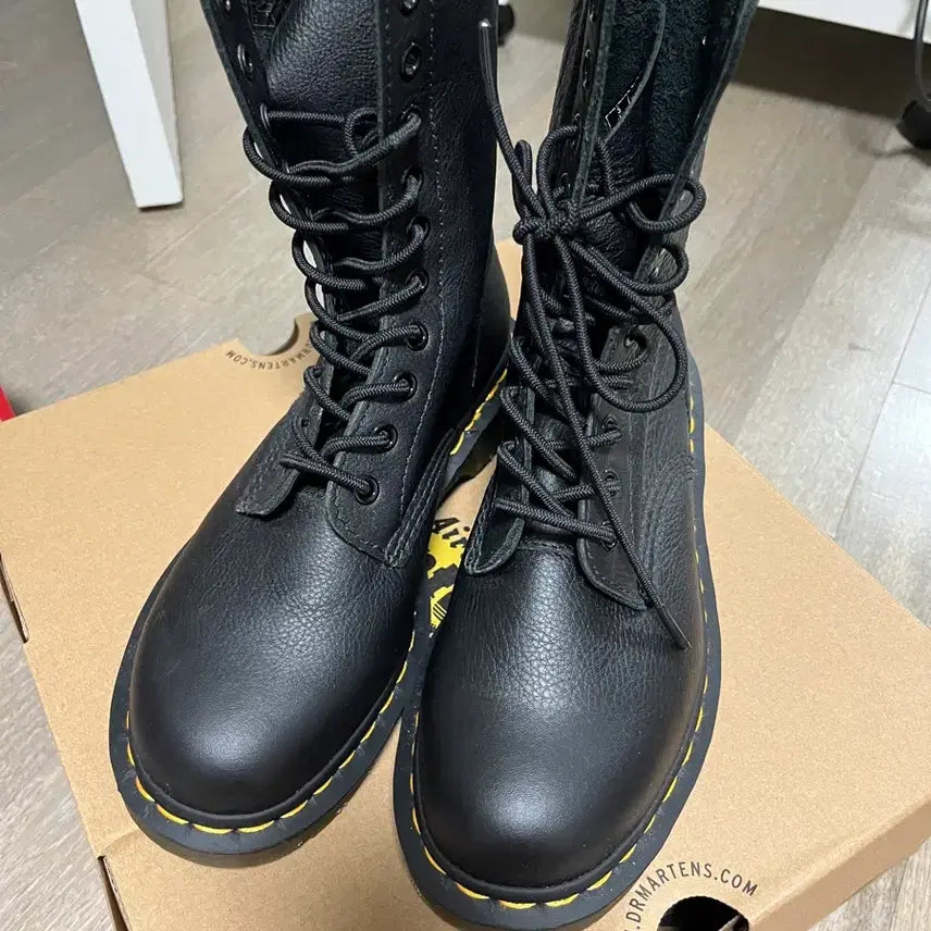 [BUNJANG] Dr. Martens Virginia 10-Eyelet Boots / 닥터마틴 1490 버지니아 10홀 새상품