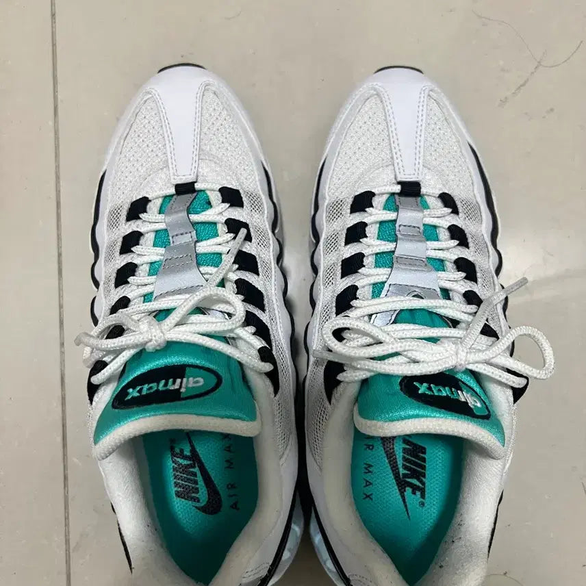 [BUNJANG] Nike Air Max 95 "Border" Sneakers (Size 270) / 에어맥스95 보더
