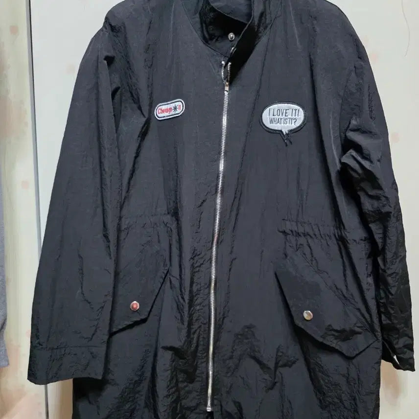 [BUNJANG] Black Patch Point Windbreaker Jacket / 블랙 패치 포인트 바람막이 자켓