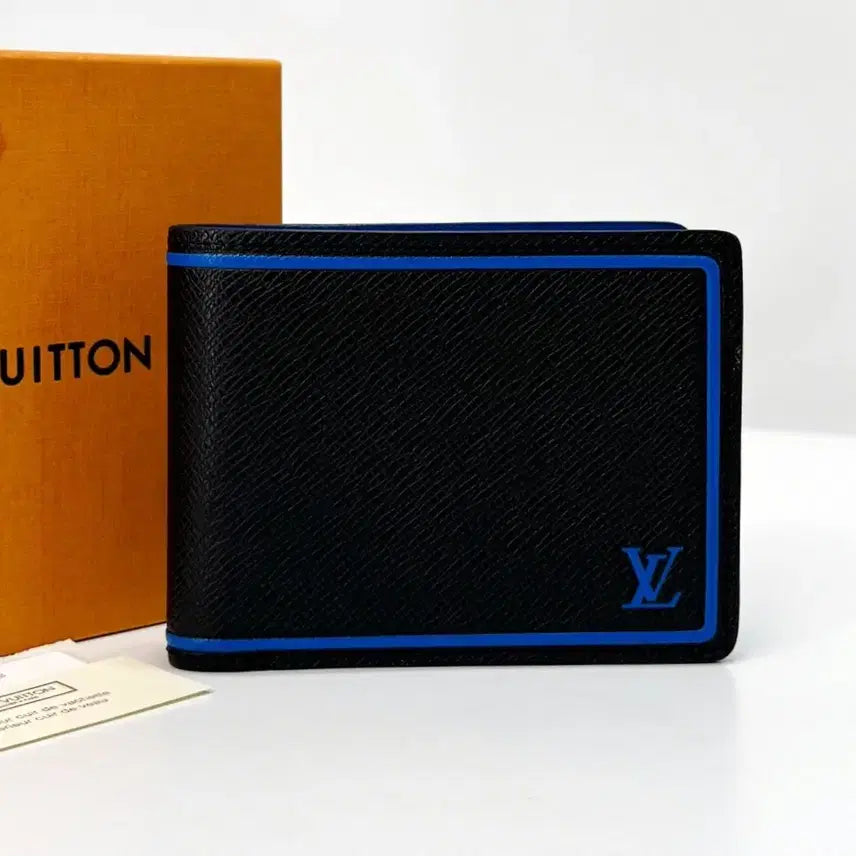 [BUNJANG] Louis Vuitton Taiga Multiple Wallet Black (M63310) / [100%정품] 루이비통 타이가 멀티플 반지갑 블랙 (M63310)