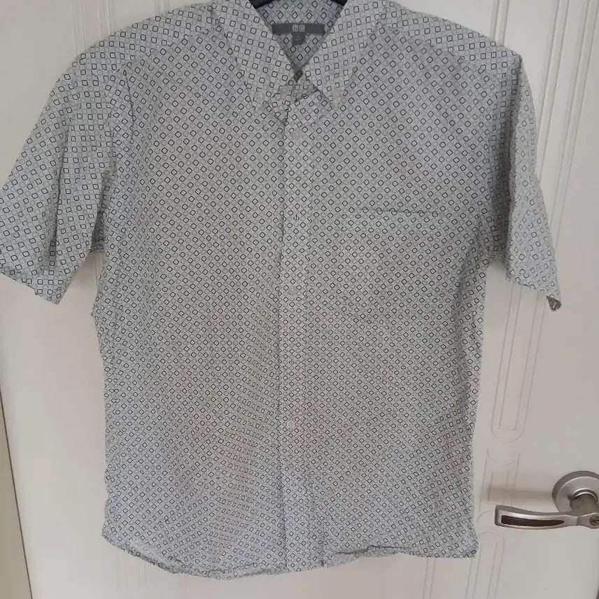 [BUNJANG] Uniqlo Pattern Short Sleeve Shirt Size 100 / 유니클로 남방 반팔 셔츠 패턴  100