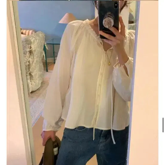 [BUNJANG] Wellow Shirring Lace Blouse Beige / 웰로우 셔링 레이스 블라우스