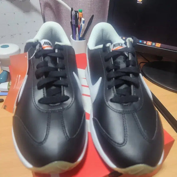 [BUNJANG] Nike Court Vision Low Black/White Sneakers (250mm) / (새상품) 나이키 코트 비전 로우 블랙/화이트 250mm