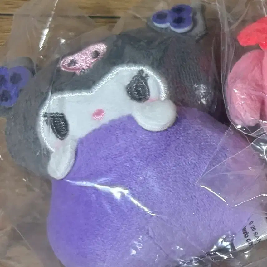 [BUNJANG] Sanrio Fruity Mochi Gacha Kuromi / 산리오 향기나는 과일모찌 가챠 쿠로미