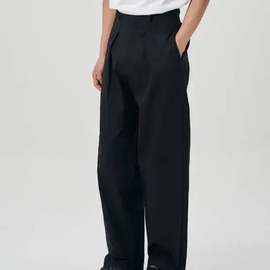 [BUNJANG] Connect Kinlook Two-Tuck Banding Balloon Pants Black M New / 커넥트킨룩 투턱 밴딩 벌룬팬츠 블랙M 새상품