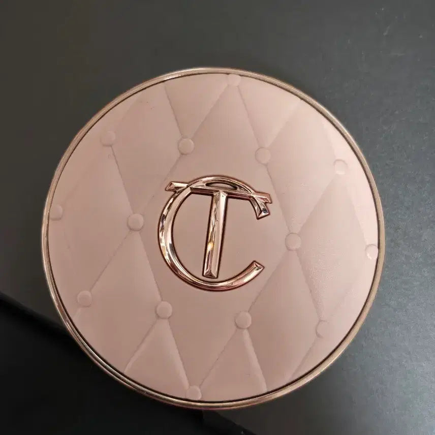 [BUNJANG] Charlotte Tilbury Airbrush Flawless Setting Powder Cushion Foundation (1C Fair) - With Refill, Discontinued Item / 급처 단종템)샬롯틸버리 쿠션 1씨페어 본품 리필 포함