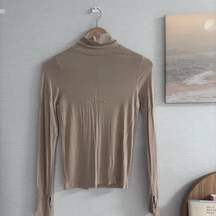 [BUNJANG] Set of 2 Soft Turtleneck Tops (Beige, Navy) / 베이지,네이비 부드러운 목폴라티 일괄