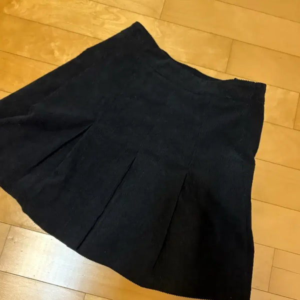 [BUNJANG] Black Corduroy Pleated Skirt / 검정 코듀로이 플리츠 스커트