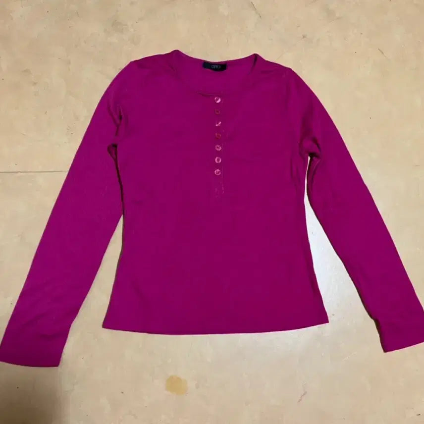 [BUNJANG] Plum Purple Button Slim Fit T-Shirt / 플럼색 자주색 단추 슬림핏 티셔츠