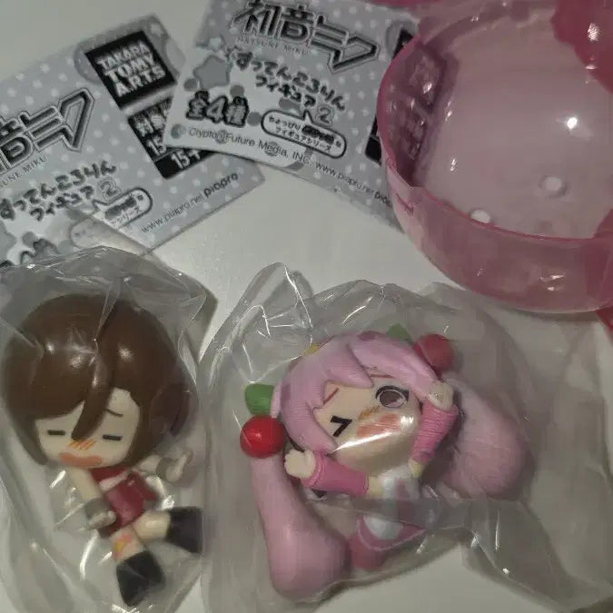 [BUNJANG] Vocaloid Miku Kudadang Gacha Sakura Miku & Meiko Bundle Set (Sealed) / 보컬로이드 미쿠 꽈당 가챠 사쿠라미쿠, 메이코 일괄 미개봉 새상품